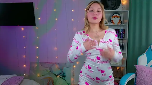 Mercedes Robinson online show from 02/18/26, 04:19