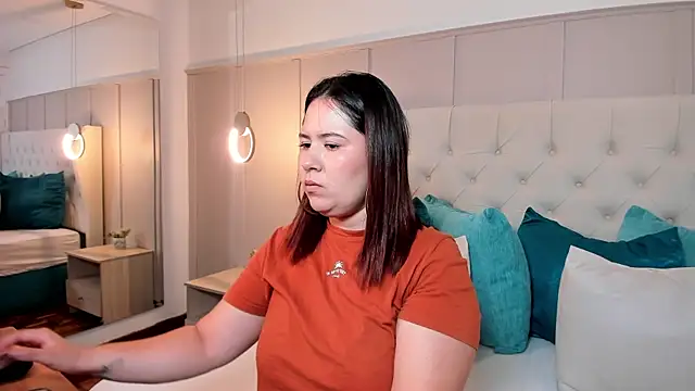 zoes milee online show from 09/22/25, 04:09