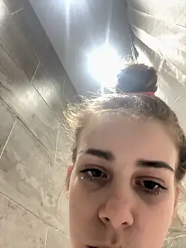 Snapshot of VioletxBlue chatting on 10/30/25, 11:38 VioletxBlue online show from 10/30/25, 11:38