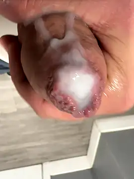 latinofhot online show from 11/11/25, 09:26