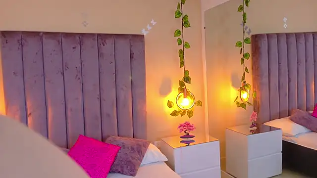 Dahlia Rousse online show from 01/09/26, 07:00