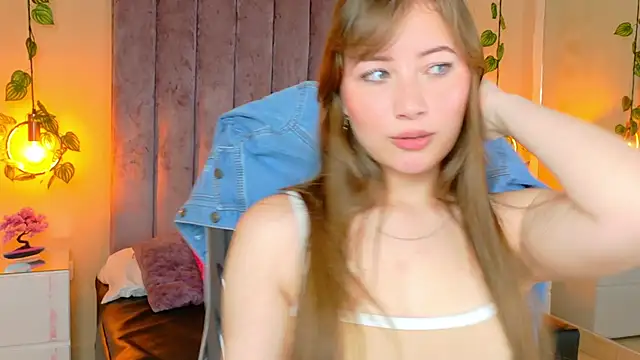 Snapshot of Dahlia_Rousse chatting on 05/06/26, 06:52 Dahlia Rousse online show from 05/06/26, 06:52