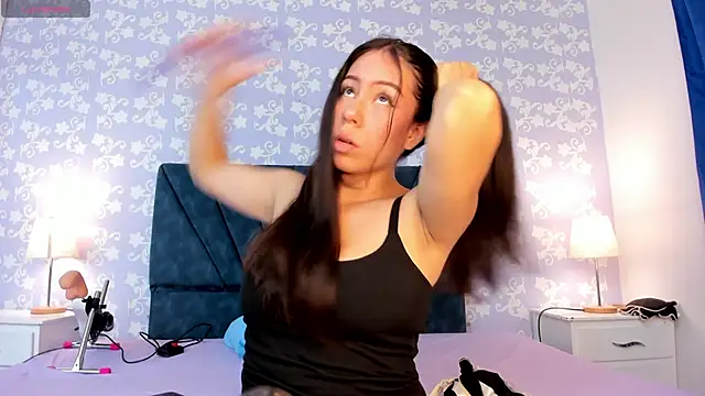 SalomeSimonz online show from 01/08/26, 07:27