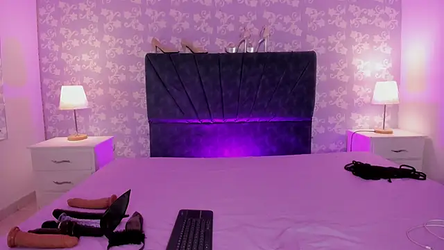 SalomeSimonz online show from 04/07/26, 07:47