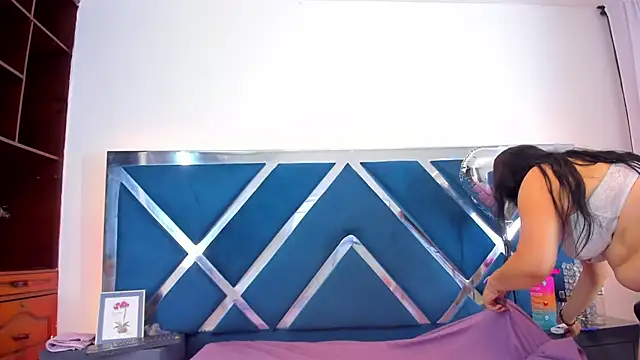 LucineArias online show from 02/26/25, 11:26