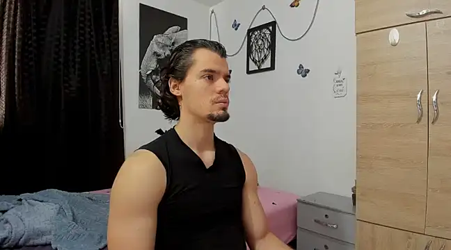 Snapshot of maxi_styles chatting on 02/14/25, 07:54 maxi styles online show from 02/14/25, 07:54