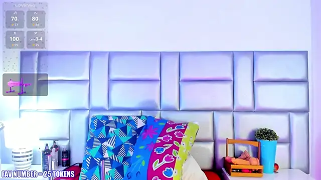 LovelyNickii online show from 11/24/25, 12:38