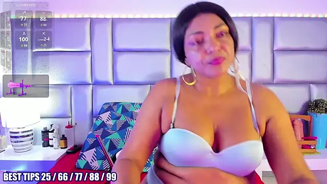 Snapshot of LovelyNickii chatting on 02/15/26, 01:41 LovelyNickii online show from 02/15/26, 01:41