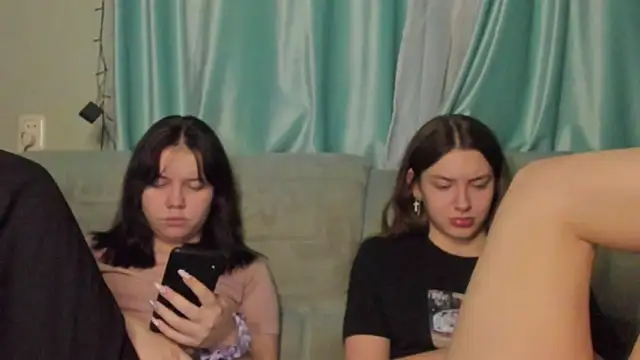 Snapshot of honey_love_honeyy chatting on 01/20/25, 02:46 honey love honeyy online show from 01/20/25, 02:46