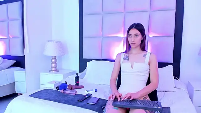 MeganPresleyy online show from 03/06/25, 12:19