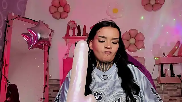 amyswallow7 online show from 10/25/25, 02:52