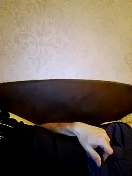 Snapshot of Lukas2204 chatting on 11/10/25, 11:04 Lukas2204 online show from 11/10/25, 11:04