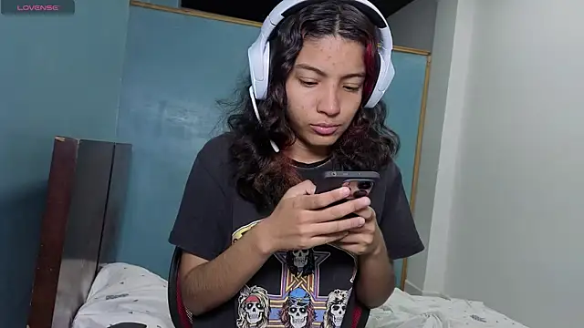 Lovelyamyy online show from 10/12/25, 08:08