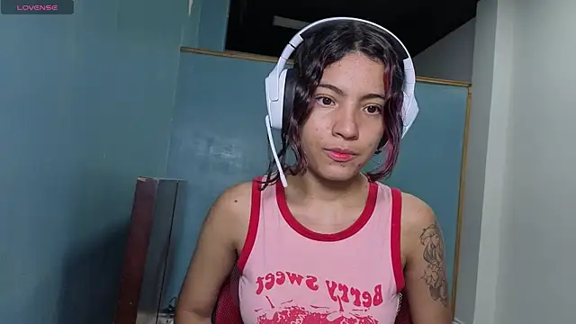 Lovelyamyy online show from 11/12/25, 02:23