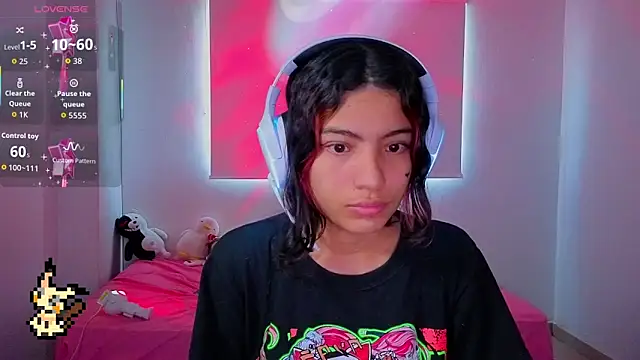 Lovelyamyy online show from 12/22/25, 12:13