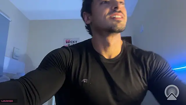 Snapshot of Lucasfit24 chatting on 05/09/26, 01:22 Lucasfit24 online show from 05/09/26, 01:22