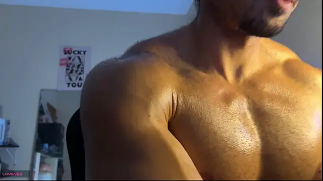 Snapshot of Lucasfit24 chatting on 05/18/26, 03:13 Lucasfit24 online show from 05/18/26, 03:13