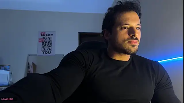 Snapshot of Lucasfit24 chatting on 05/19/26, 01:56 Lucasfit24 online show from 05/19/26, 01:56