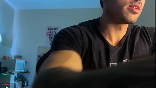 Snapshot of Lucasfit24 chatting on 05/28/26, 03:42 Lucasfit24 online show from 05/28/26, 03:42