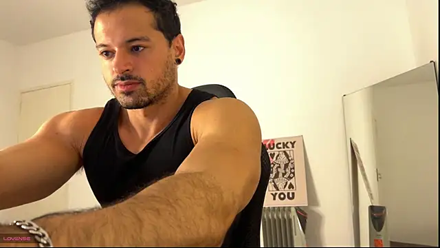 Snapshot of Lucasfit24 chatting on 06/07/26, 02:54 Lucasfit24 online show from 06/07/26, 02:54