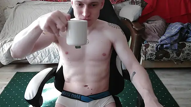 Snapshot of johnny_positive chatting on 06/14/26, 04:47 johnny positive online show from 06/14/26, 04:47