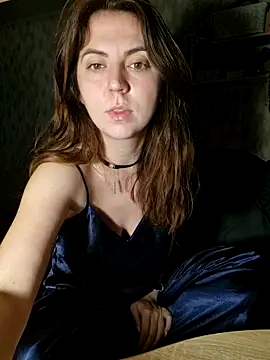 Melenka online show from 12/18/25, 03:45