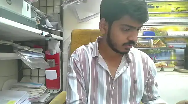 Snapshot of cute_modell chatting on 02/07/25, 07:40 cute modell online show from 02/07/25, 07:40