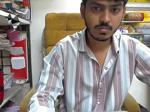 Snapshot of cute_modell chatting on 09/29/25, 12:21 cute modell online show from 09/29/25, 12:21