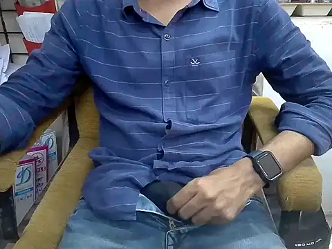 Snapshot of cute_modell chatting on 10/31/25, 12:17 cute modell online show from 10/31/25, 12:17