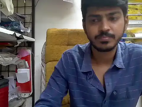 Snapshot of cute_modell chatting on 11/10/25, 12:04 cute modell online show from 11/10/25, 12:04