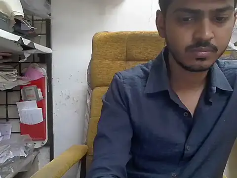 Snapshot of cute_modell chatting on 12/18/25, 12:33 cute modell online show from 12/18/25, 12:33
