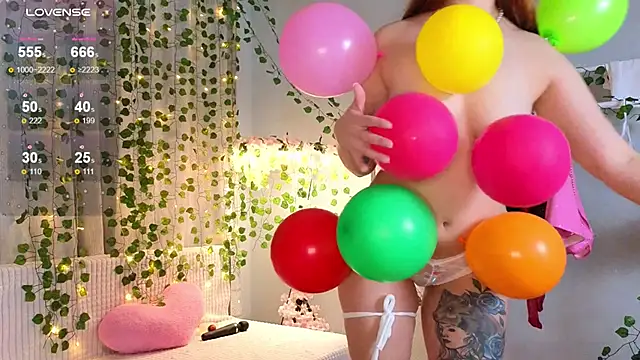 KiraBriis online show from 11/17/25, 01:06