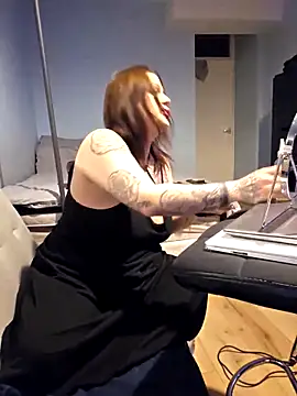 Snapshot of vanillachocduo chatting on 02/26/25, 07:49 vanillachocduo online show from 02/26/25, 07:49