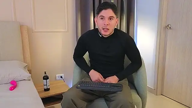 Snapshot of mr_danni chatting on 03/03/26, 05:52 mr danni online show from 03/03/26, 05:52