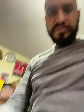 Snapshot of leonardohot1987 chatting on 01/11/25, 09:25 leonardohot1987 online show from 01/11/25, 09:25