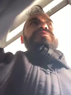 Snapshot of leonardohot1987 chatting on 02/07/25, 08:20 leonardohot1987 online show from 02/07/25, 08:20