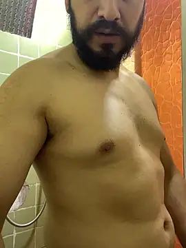 Snapshot of leonardohot1987 chatting on 02/12/25, 03:18 leonardohot1987 online show from 02/12/25, 03:18