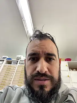 Snapshot of leonardohot1987 chatting on 02/19/25, 07:16 leonardohot1987 online show from 02/19/25, 07:16