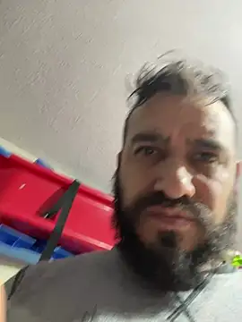 Snapshot of leonardohot1987 chatting on 02/20/25, 05:33 leonardohot1987 online show from 02/20/25, 05:33