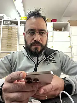 Snapshot of leonardohot1987 chatting on 02/21/25, 07:21 leonardohot1987 online show from 02/21/25, 07:21