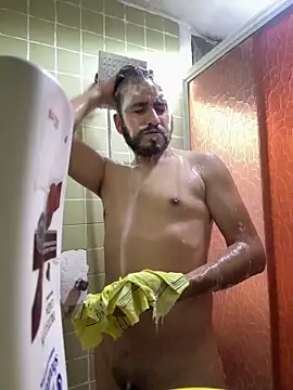 Snapshot of leonardohot1987 chatting on 03/21/25, 03:33 leonardohot1987 online show from 03/21/25, 03:33