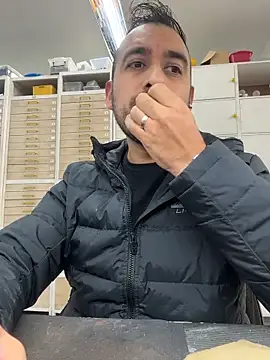 leonardohot1987 online show from 11/24/25, 08:52