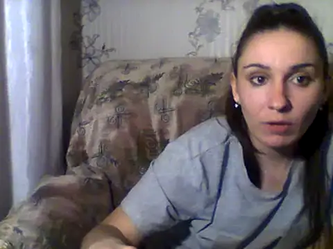 Snapshot of Yuliia30 chatting on 02/16/25, 04:32 Yuliia30 online show from 02/16/25, 04:32