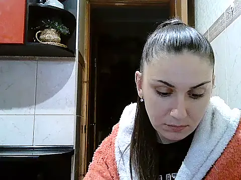 Snapshot of Yuliia30 chatting on 01/08/26, 09:33 Yuliia30 online show from 01/08/26, 09:33