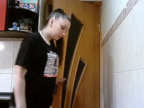 Yuliia30 online show from 05/27/26, 04:26