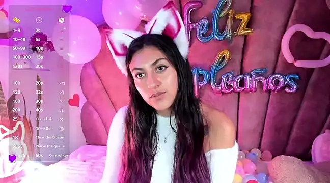 Snapshot of sweetfoxy_17 chatting on 02/18/25, 10:03 sweetfoxy 17 online show from 02/18/25, 10:03