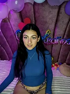 Snapshot of sweetfoxy_17 chatting on 02/24/25, 12:20 sweetfoxy 17 online show from 02/24/25, 12:20