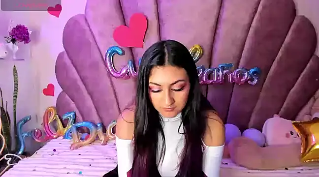 Snapshot of sweetfoxy_17 chatting on 02/25/25, 09:13 sweetfoxy 17 online show from 02/25/25, 09:13