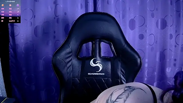 Kimlennox  online show from 02/21/25, 09:22