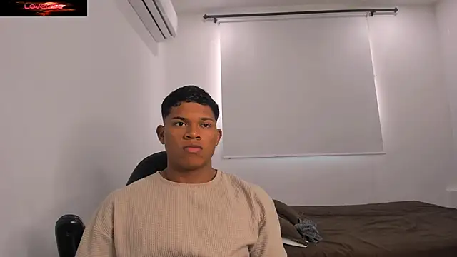 Snapshot of maxsteel177 chatting on 01/28/25, 10:45 maxsteel177 online show from 01/28/25, 10:45